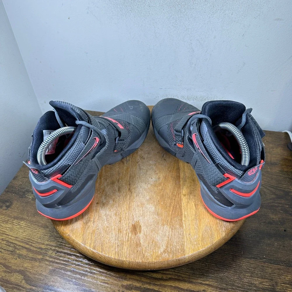 Nike LeBron Soldier 9 IX Dark Grey Crimson Basketball Shoes 749490-008 Mens 8